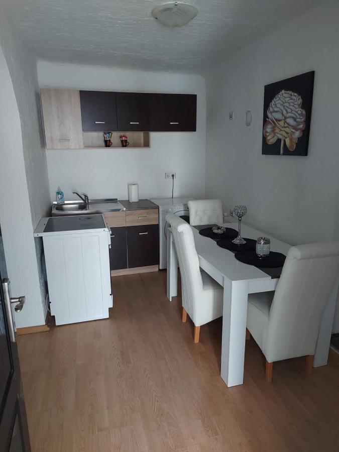 Apartment Kuca Na Dan Sid