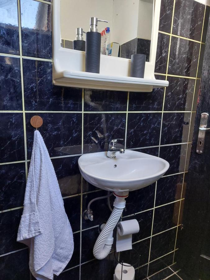 Kuca Na Dan *
